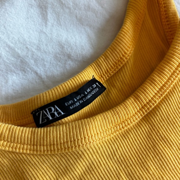 2 tank tops - Picture 3 of 3